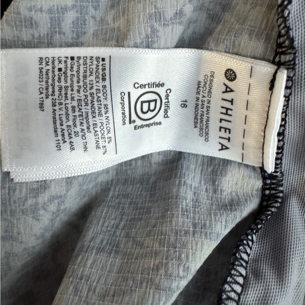 Athleta Stylish Gray Patterned Athletic Pants. Ex… - image 4